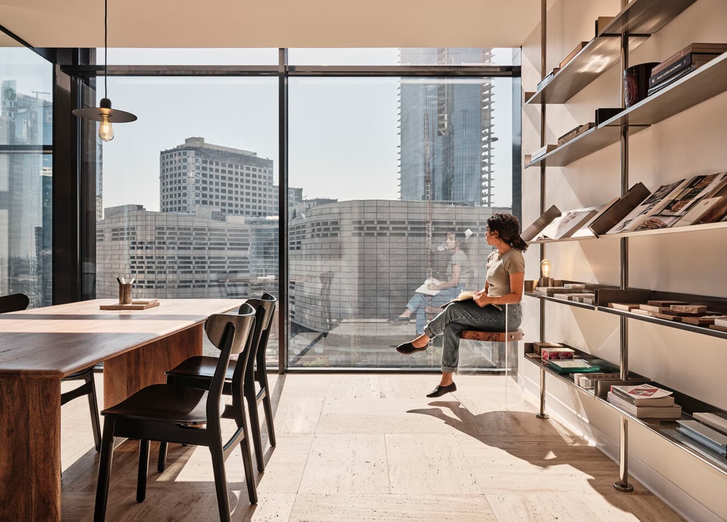 Изобилие натуральных материалов в интерьере современного офиса – проект A+A Studio