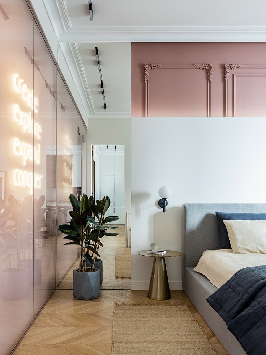 Уютная московская квартира с неоновым освещением – проект студии дизайна BALCON