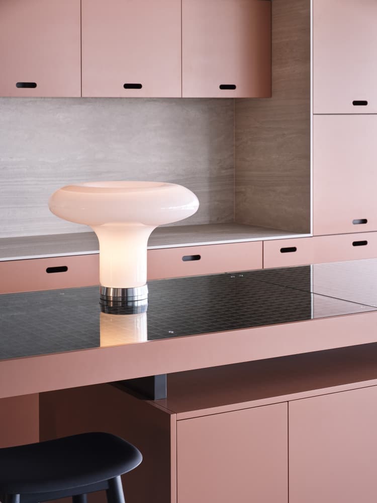 Деликатный интерьер офиса в пастельно-розовых тонах – проект studio fragment