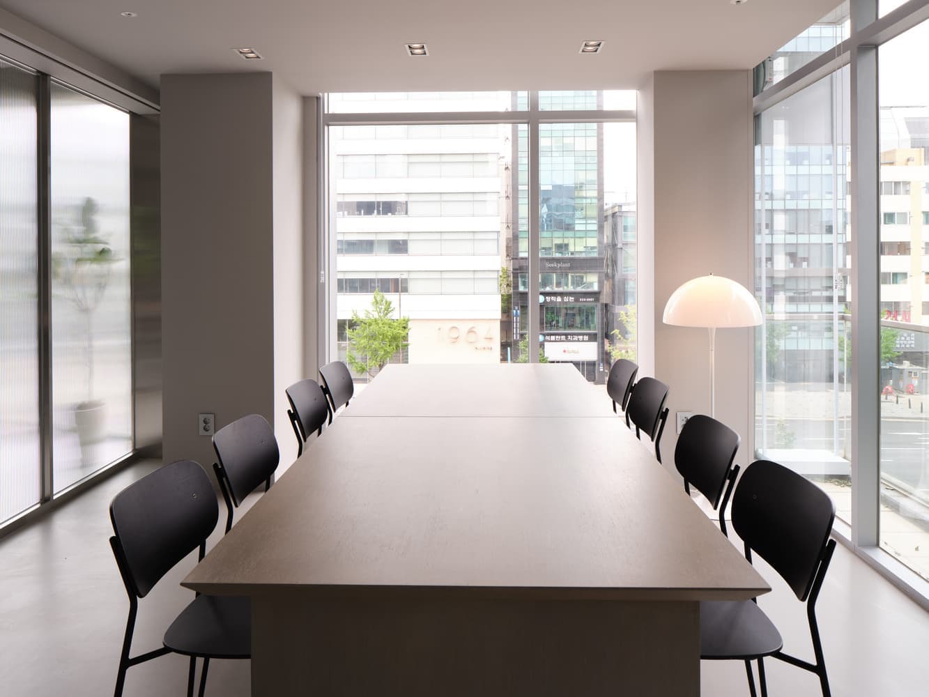 Деликатный интерьер офиса в пастельно-розовых тонах – проект studio fragment