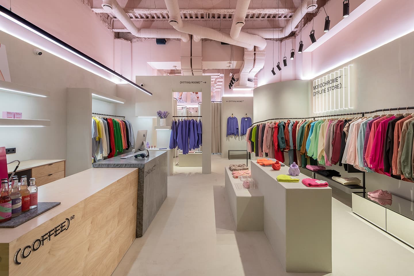 Конфетный интерьер шоурума Monochrome – проект Room Design Buro