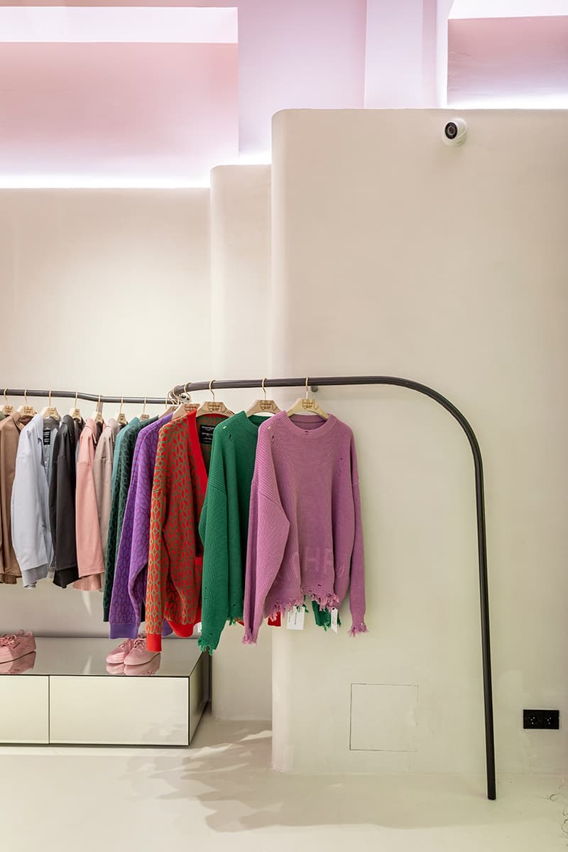 Конфетный интерьер шоурума Monochrome – проект Room Design Buro