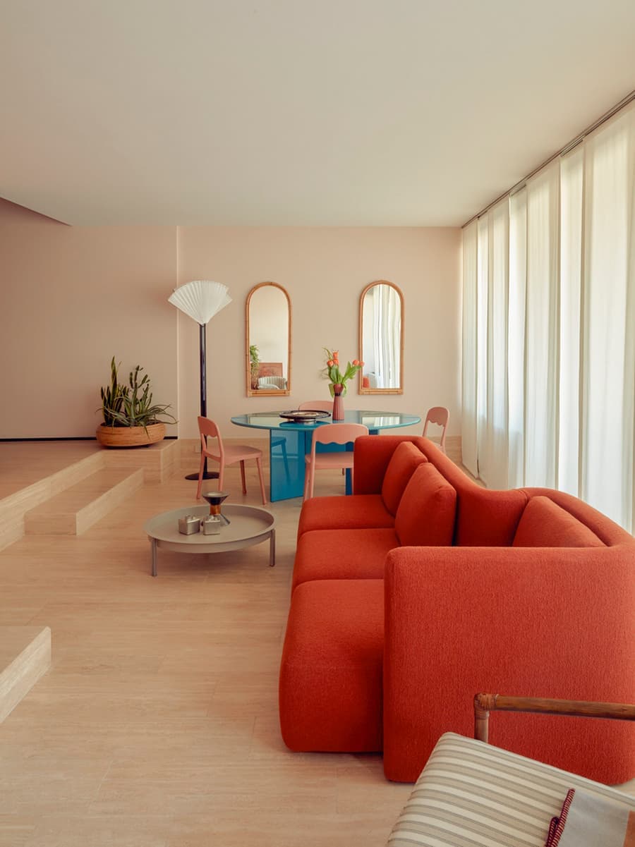 Свежий микс теплых оттенков в интерьере итальянской квартиры – проект Кристины Челестино