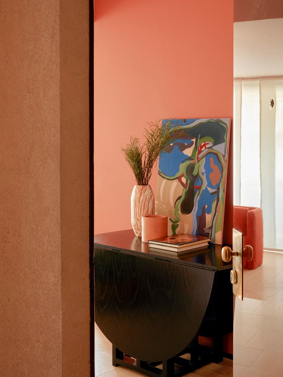 Свежий микс теплых оттенков в интерьере итальянской квартиры – проект Кристины Челестино