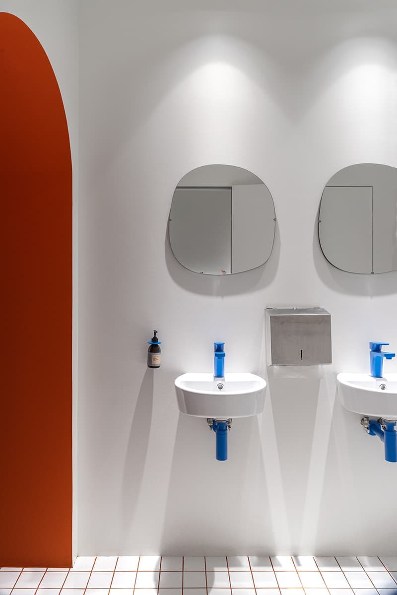 Интерьер питерской кофейни в стиле корейского минимализма – проект бюро Zavod11