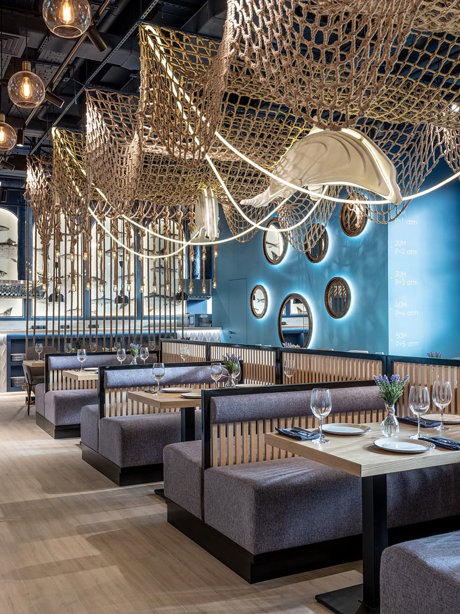 Интерьер ресторана в морской тематике – проект Elena Krylova Studio
