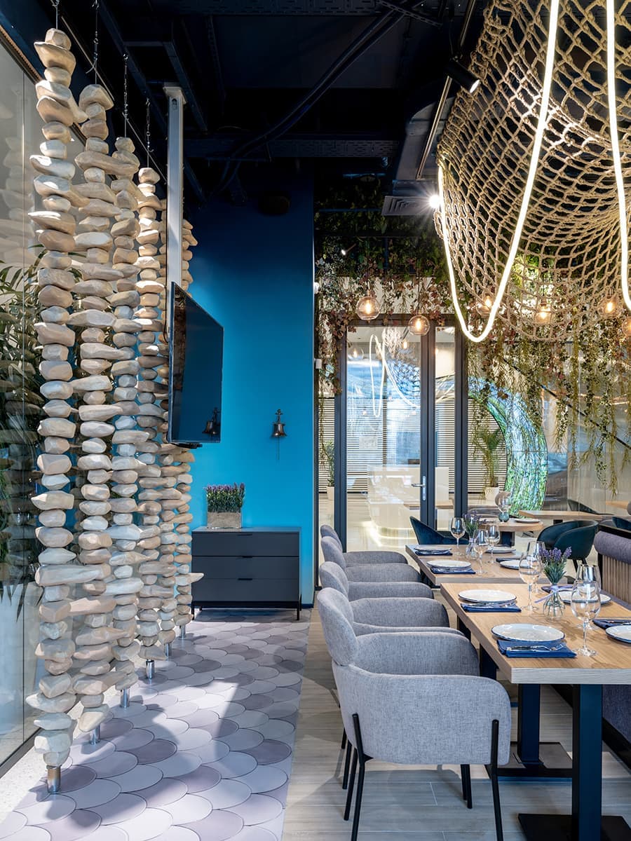 Интерьер ресторана в морской тематике – проект Elena Krylova Studio