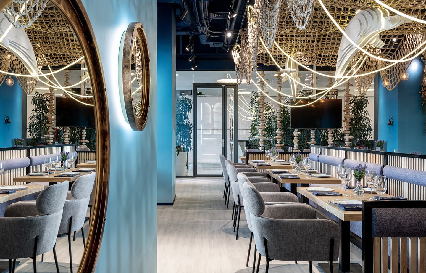 Интерьер ресторана в морской тематике – проект Elena Krylova Studio