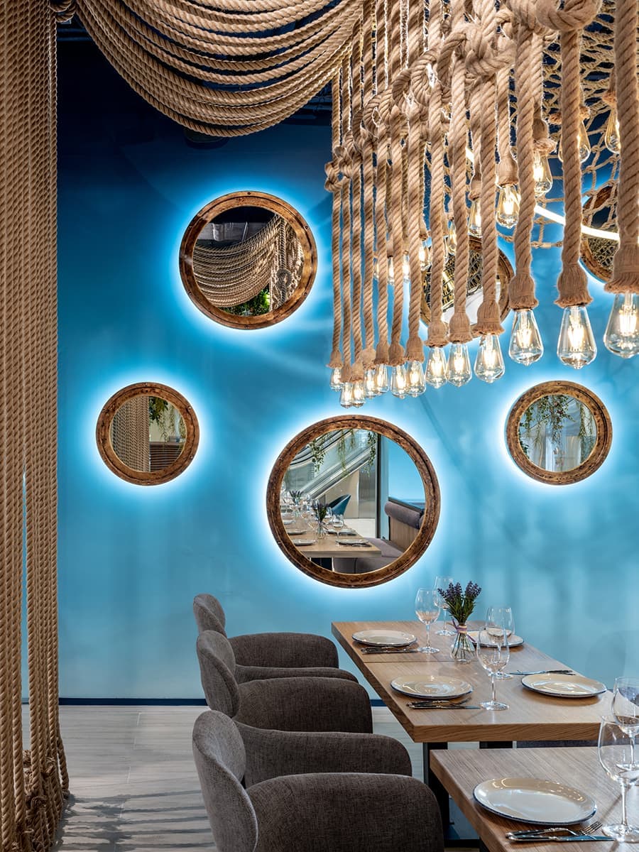 Интерьер ресторана в морской тематике – проект Elena Krylova Studio