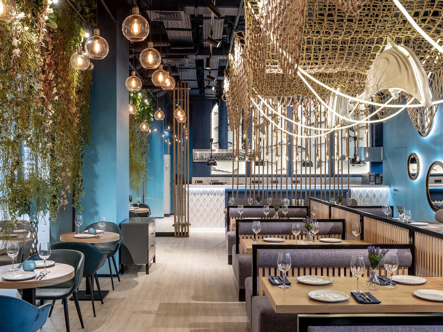 Интерьер ресторана в морской тематике – проект Elena Krylova Studio