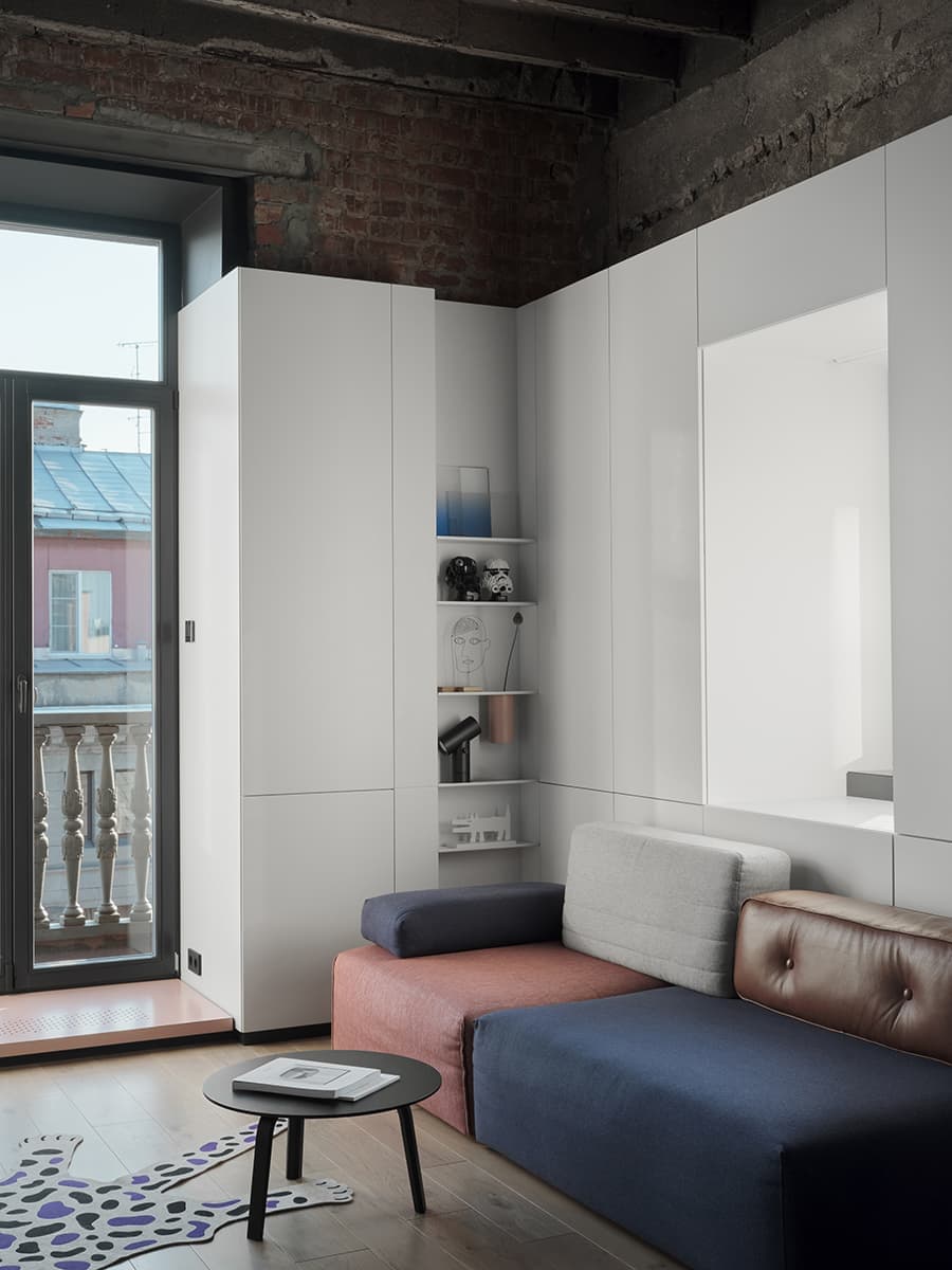 Квартира на верхнем этаже исторического дома в Петербурге – проект DA Bureau