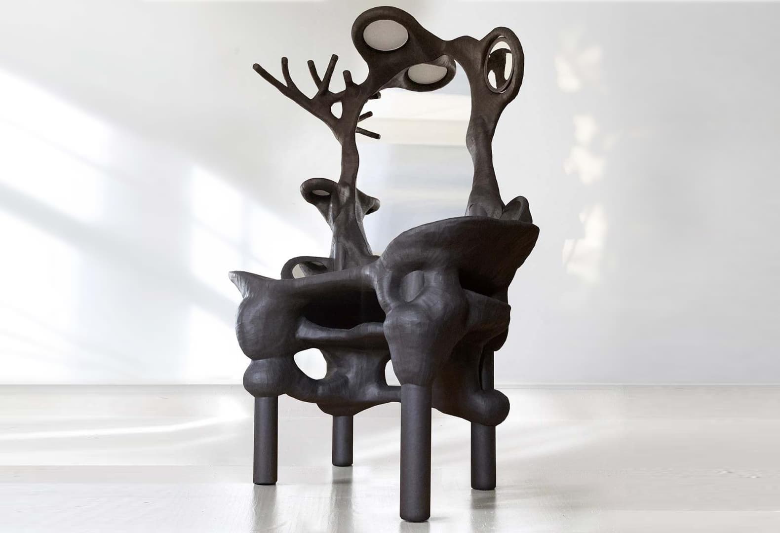 Туалетный столик из капсульной коллекции Black Mirror, Вадим Кибардин. Фото: Mia Karlova Gallery