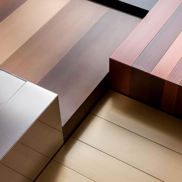 Столик Laura Meroni