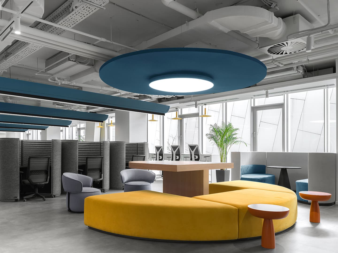 Геометричный интерьер московского офиса в стиле «Мемфис» – проект IND Architects