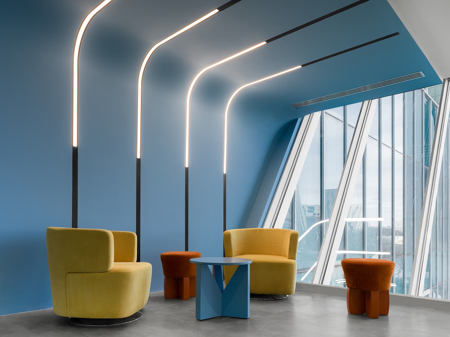 Геометричный интерьер московского офиса в стиле «Мемфис» – проект IND Architects