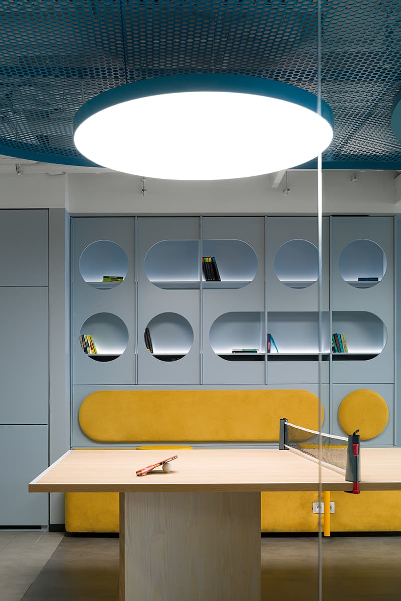Геометричный интерьер московского офиса в стиле «Мемфис» – проект IND Architects
