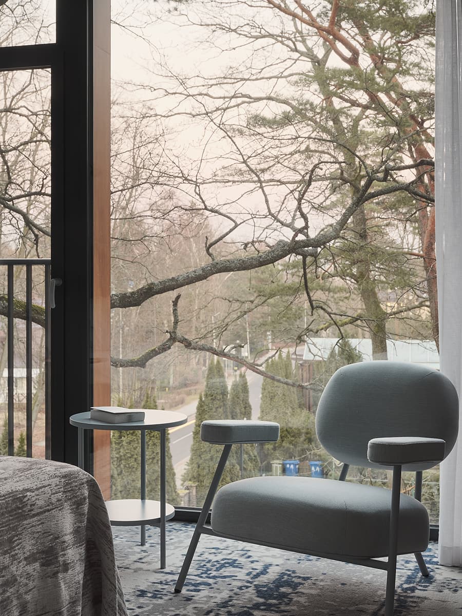 Единство стекла и дерева в интерьере отеля Karmann’s – проект Олеси Левкович