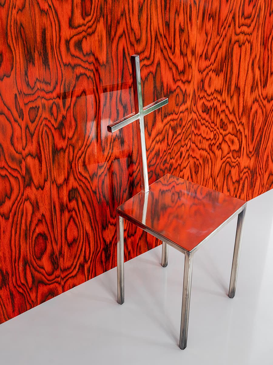 Интерьер апартаментов с активными деталями и материалами – проект Елены Локастовой