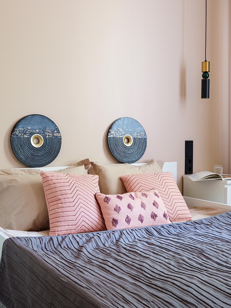 Уютный интерьер с доминирующим синим цветом – проект бюро Archistories