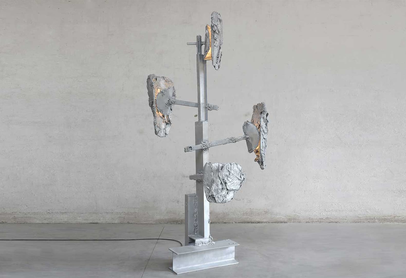 Марцин Русак. Светильник из серии Protoplasting Nature