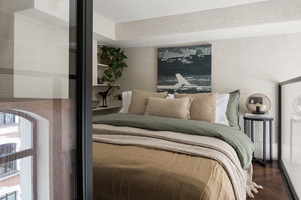 Уютный интерьер компактной квартиры с антресолью – проект Александры Ермиловой