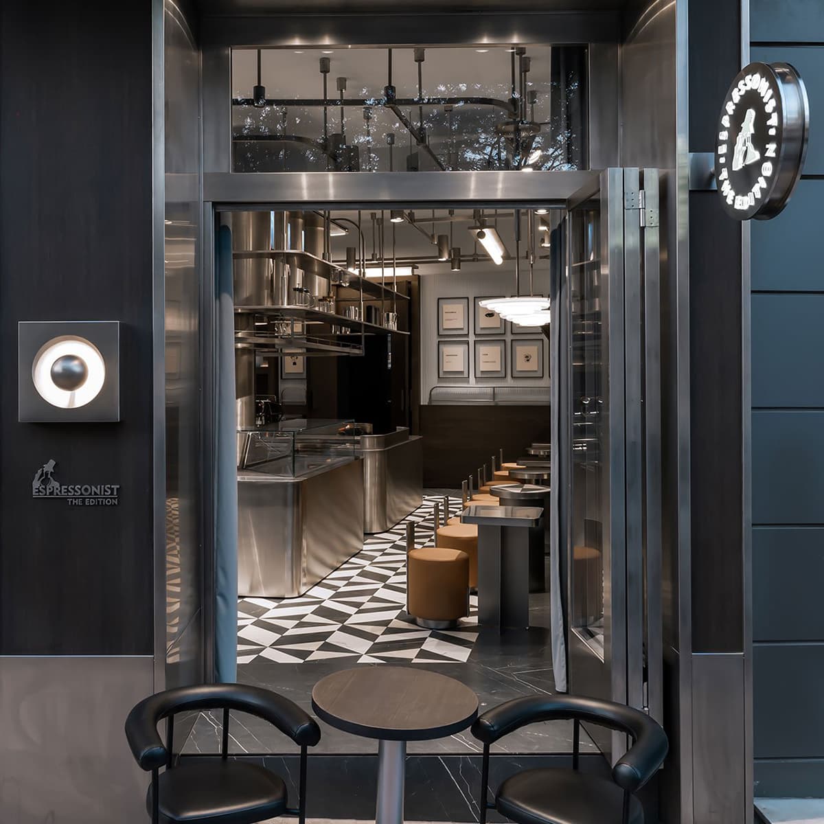 Современные и ретро-футуристические мотивы в интерьере кофейни – проект Yiannis Pouspourikas Design Studio