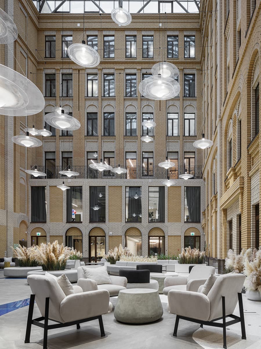 Интерьер московского офиса с двором-колодцем – проект ABD Architects