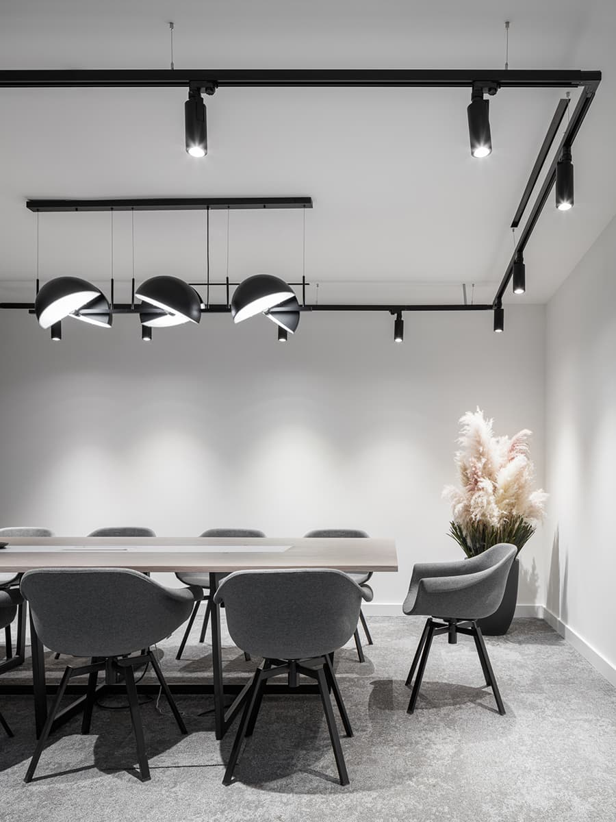 Интерьер московского офиса с двором-колодцем – проект ABD Architects