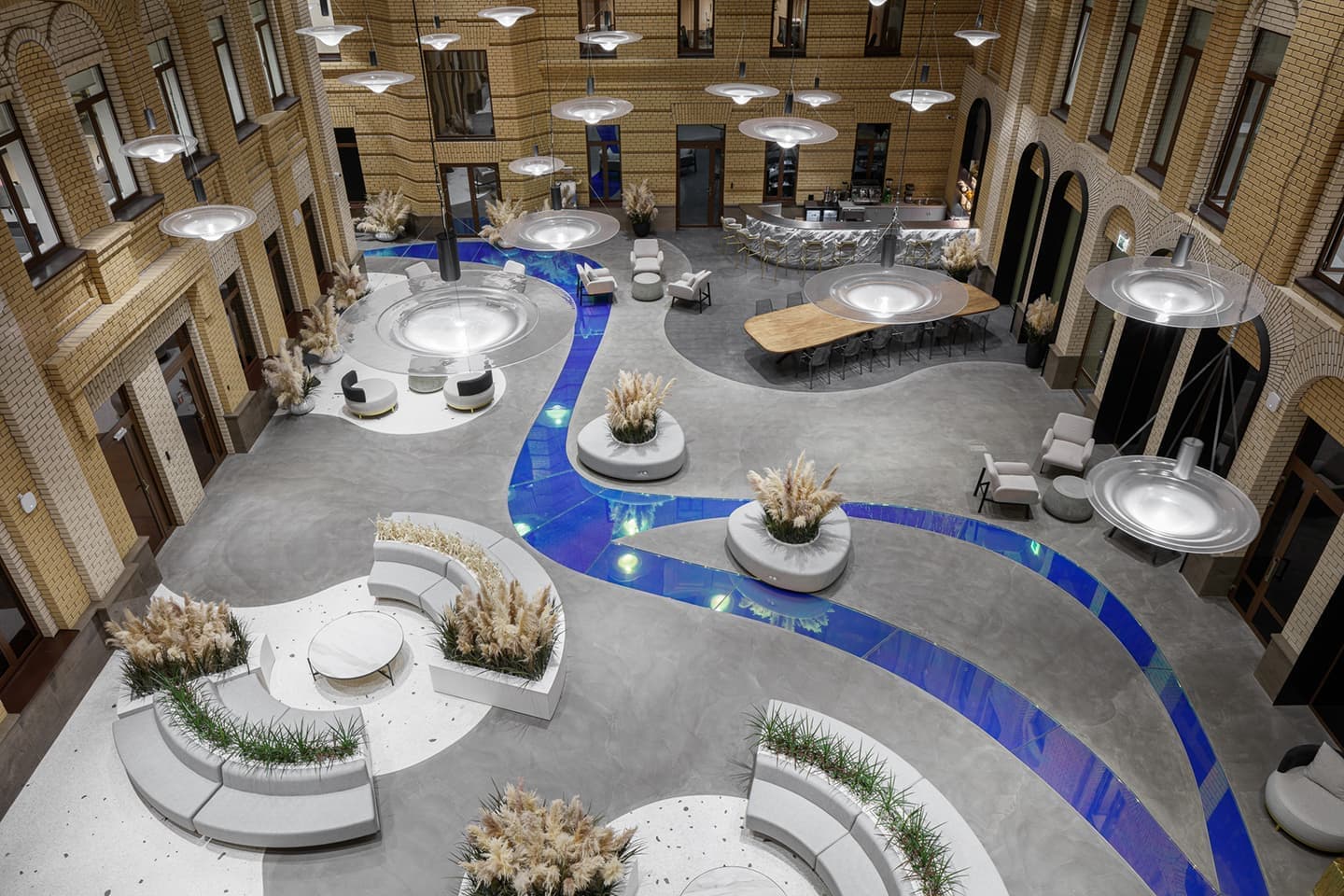 Интерьер московского офиса с двором-колодцем – проект ABD Architects