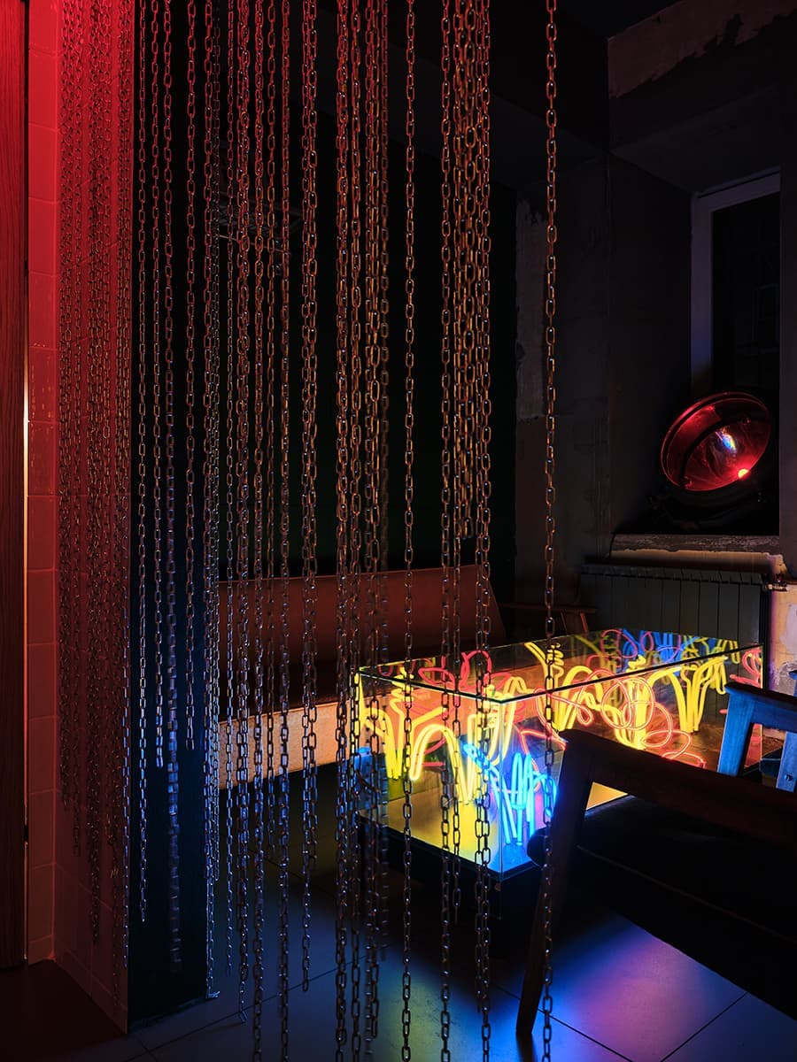 Оригинальный интерьер азиатского ресторана с открытой кухней – проект DA bureau