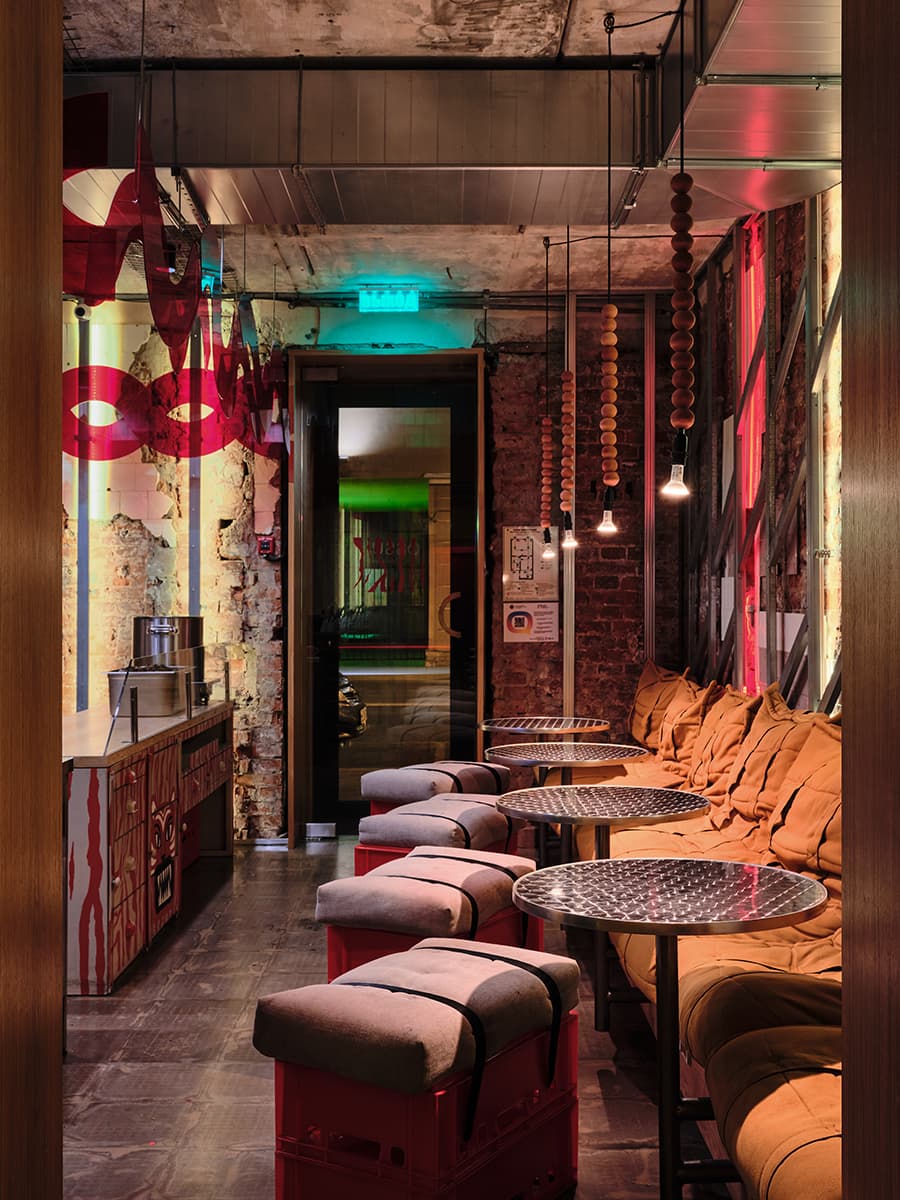 Оригинальный интерьер азиатского ресторана с открытой кухней – проект DA bureau