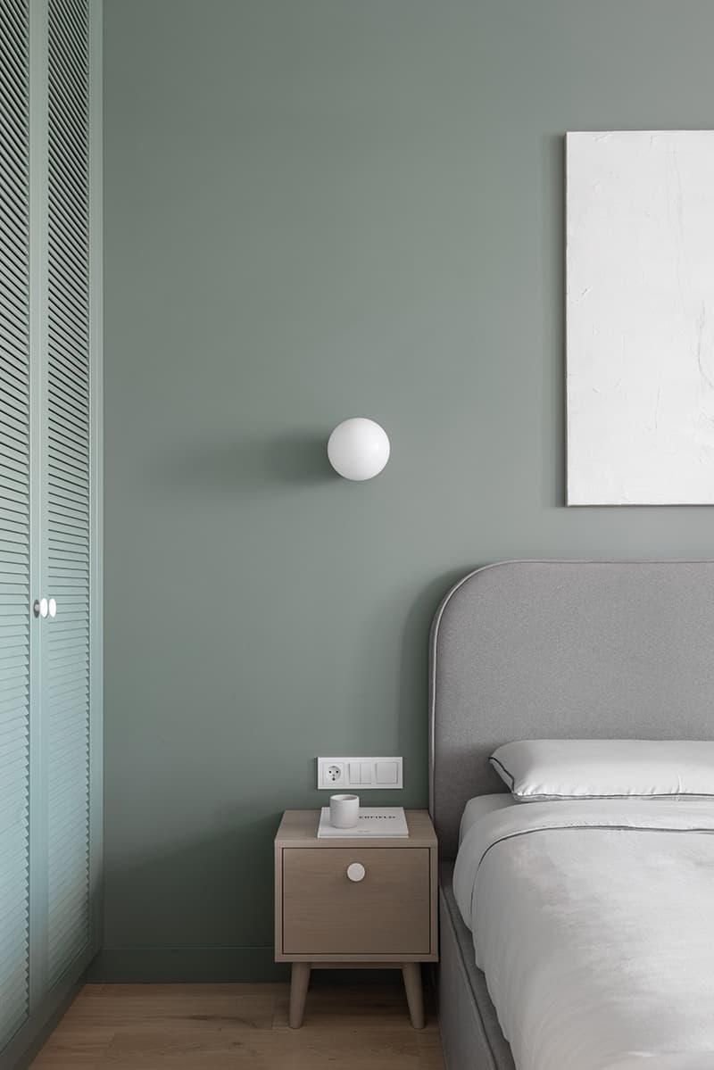 Квартира в голубых тонах с элементами mid-century modern – проект Kononov Studio