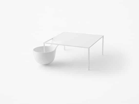 Nendo представили коллекцию мебели, в которой они сочетают столы с чашами Nendo представили коллекцию мебели, в которой они сочетают столы с чашами
