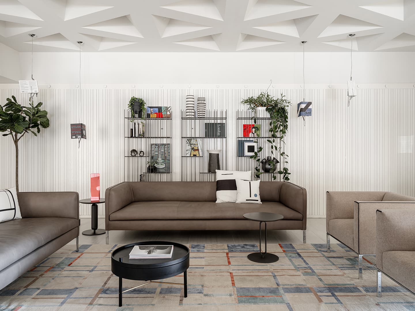 Интерьер многофункционального офиса с необычным потолком – проект Сергея Колчина и Дарьи Васильковой