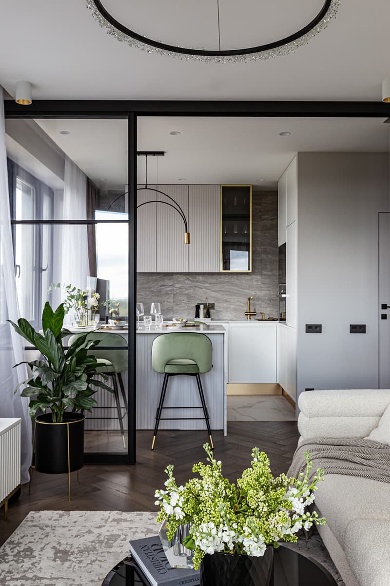 Элегантный интерьер петербургской квартиры с живыми растениями — проект Татьяны Шориной