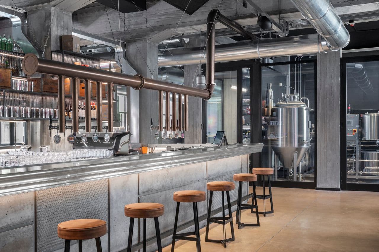 Фактурный интерьер итальянского бара-ресторана – проект студии lamatilde