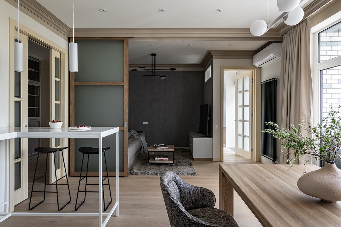 Гармоничный микс разных стилей и характеров в интерьере семейной квартиры – проект Татьяны Безверхой