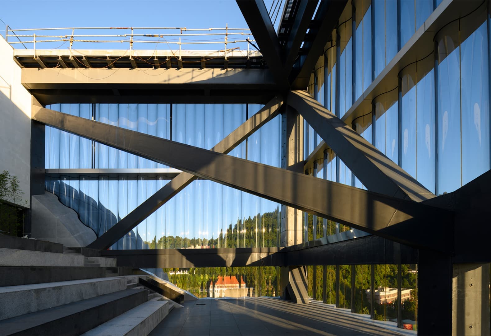 Фасад центрального куба. Фото: © Shephotoerd Co. Photography; OMA