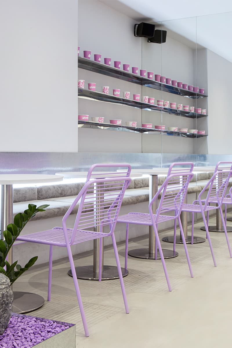 Фиолетовый мех, сталь и живые растения в эпатажном интерьере шоурума – проект KIDZ Design