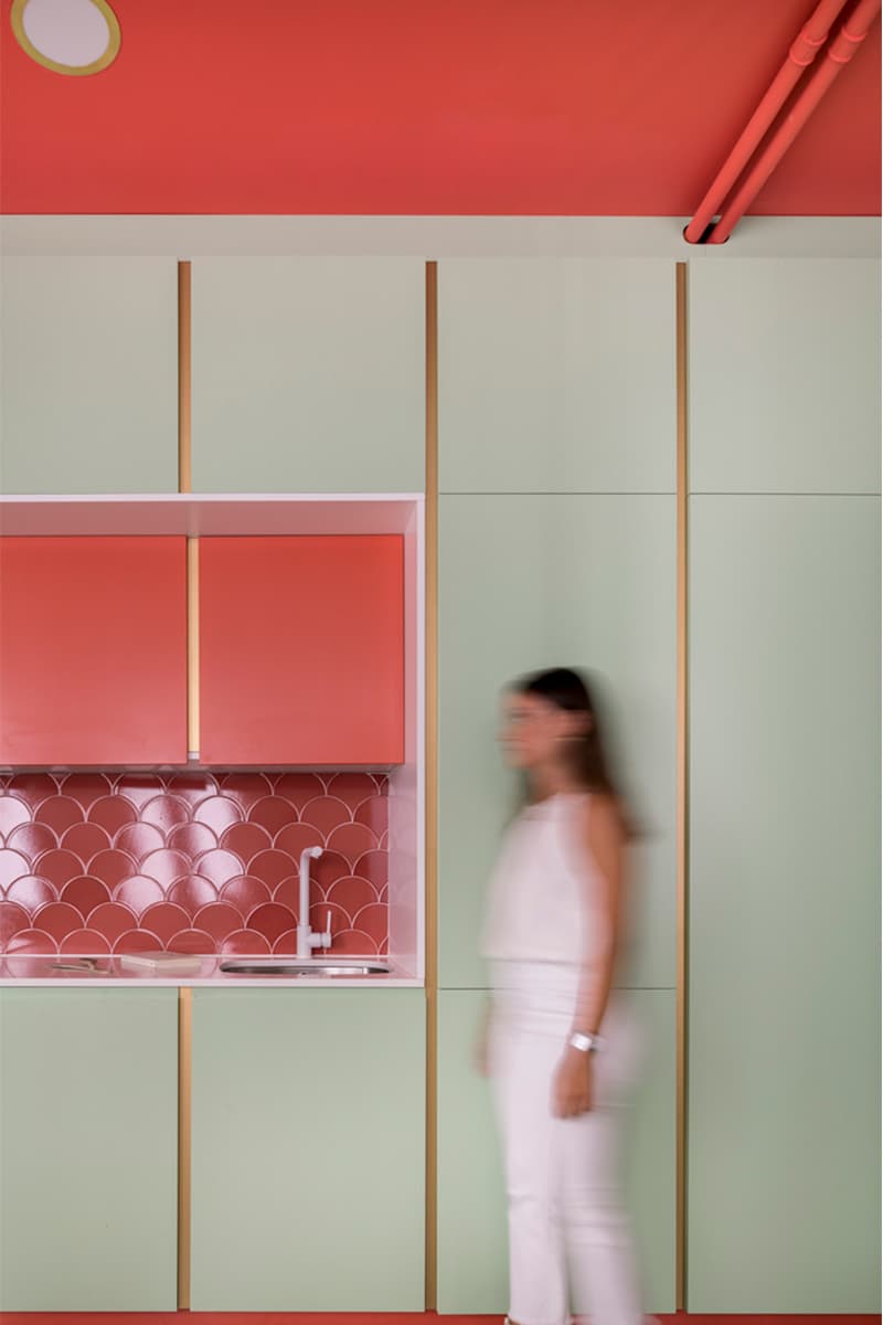 Трансформация старого галантерейного магазина в модную квартиру-студию – проект OOIIO Arquitectura