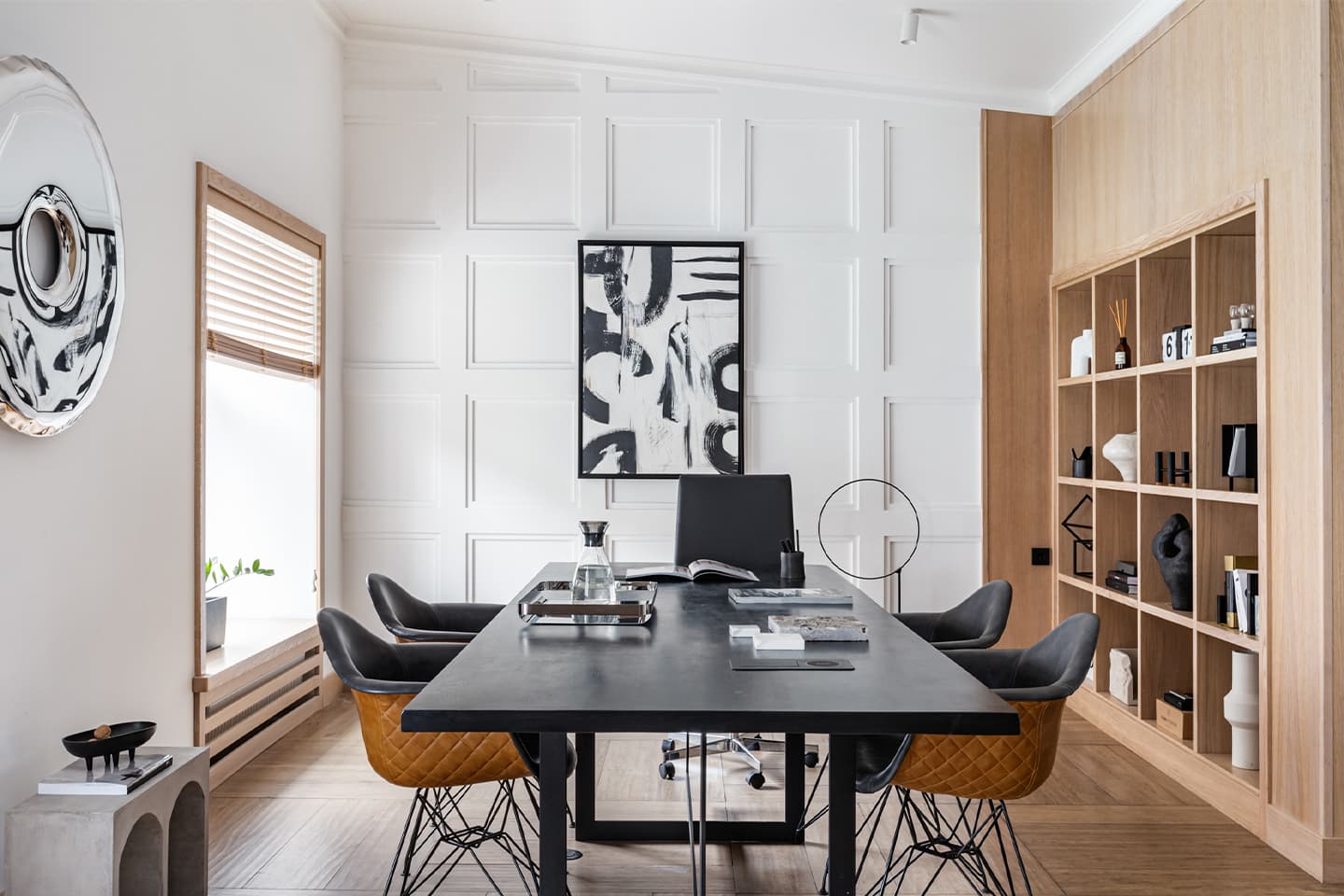 Умеренность и лаконичность в интерьере мини-офиса – проект студии «Мастерская декоратора»