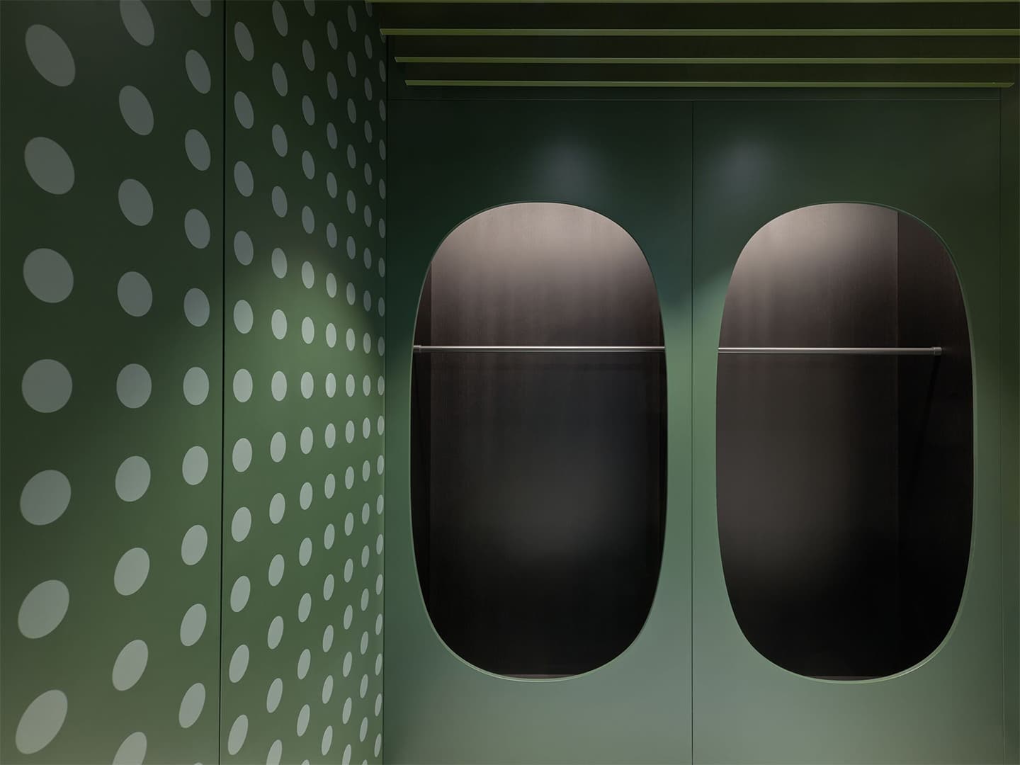 Буйство красок и фактур в интерьере немецкого ресторана – проект Ippolito Fleitz Group