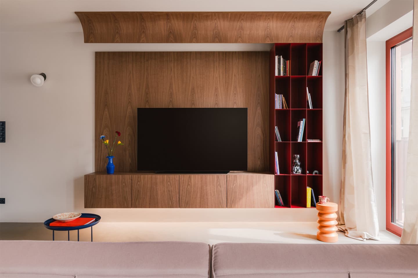 Насыщенный интерьер уютной квартиры в Кракове – проект Mistovia Studio