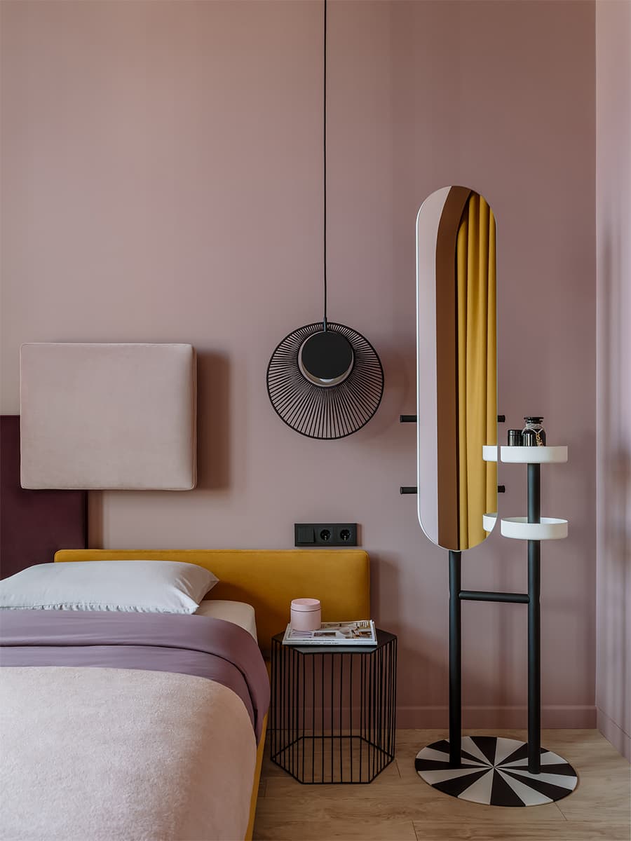 Живописный интерьер, вдохновленный современным искусством – проект Via Interior Buro