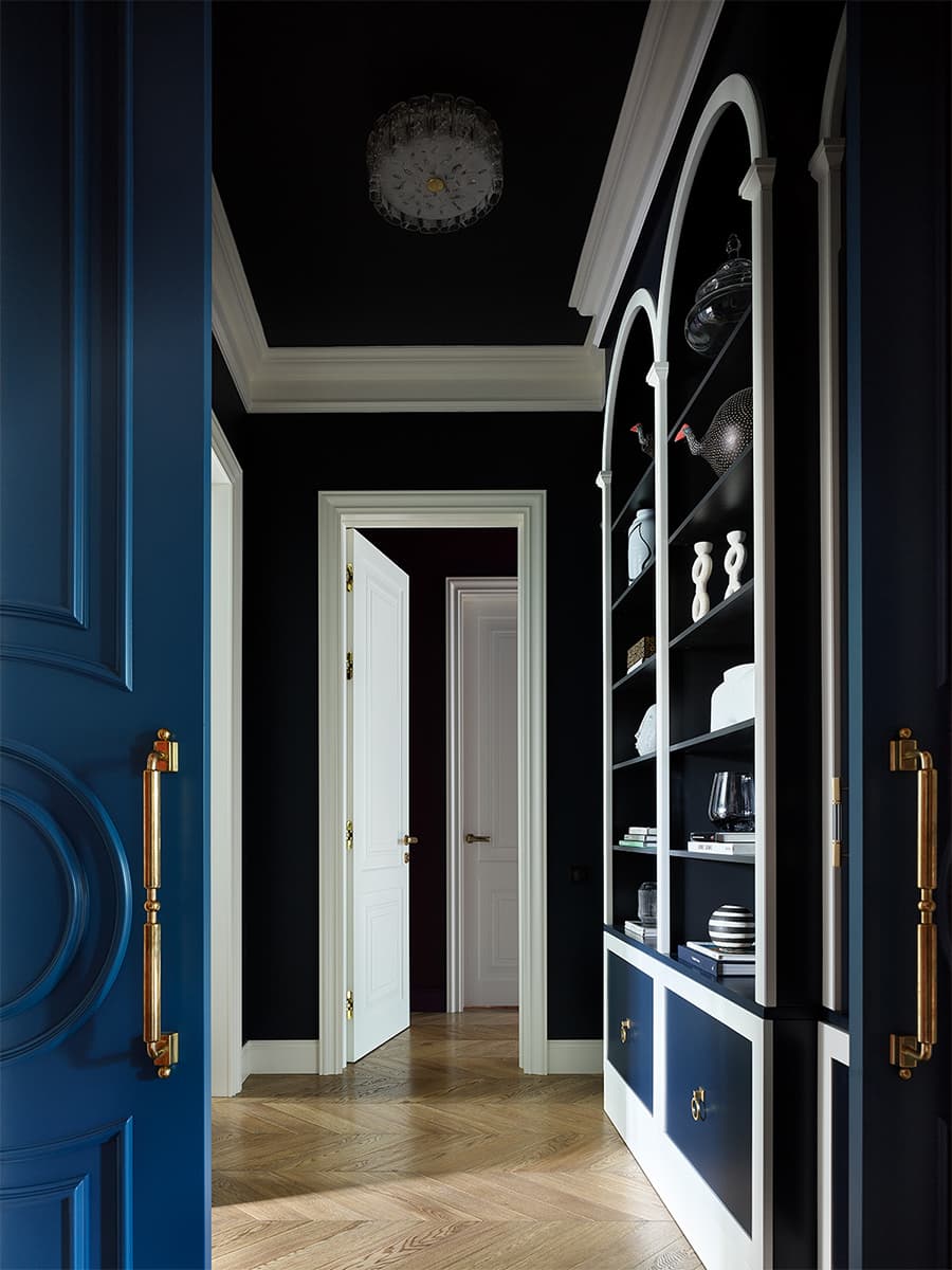 Бескомпромиссное самовыражение в интерьере квартиры на Патриарших прудах – проект Алисы Шабельниковой