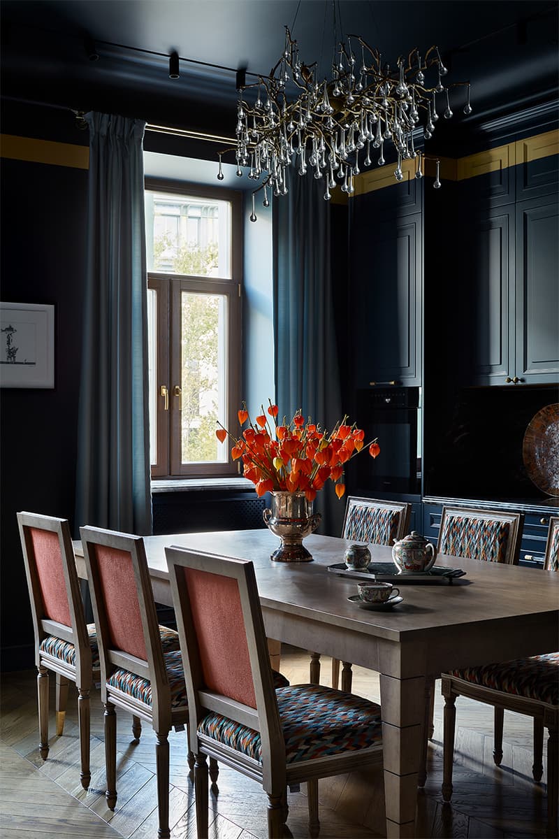 Бескомпромиссное самовыражение в интерьере квартиры на Патриарших прудах – проект Алисы Шабельниковой