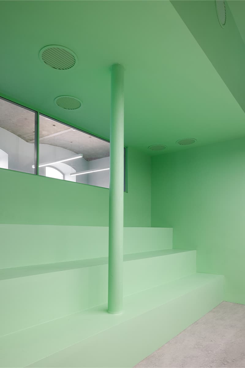 Свежий интерьер офиса для креативного агентства – проект бюро СХЕМА