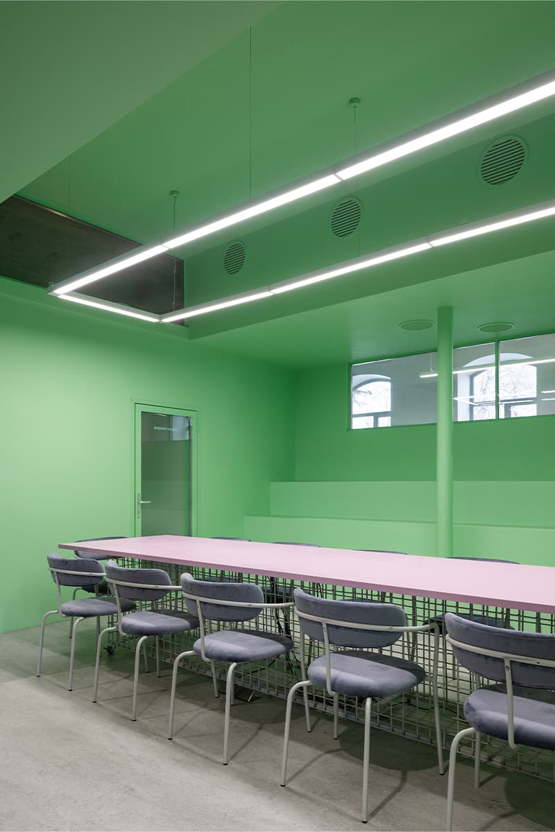 Свежий интерьер офиса для креативного агентства – проект бюро СХЕМА