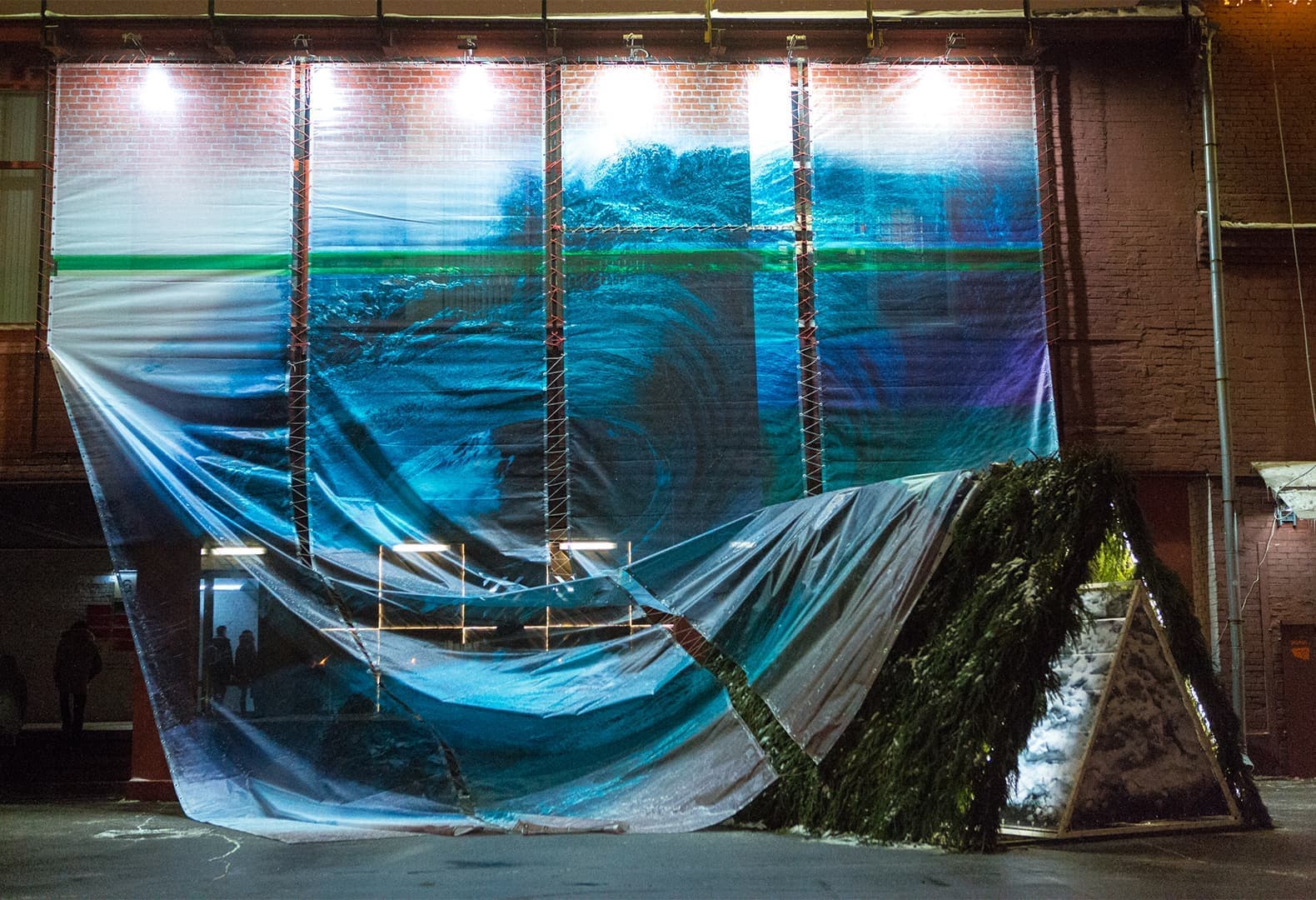 Шоу Crash Test бренда Волчок