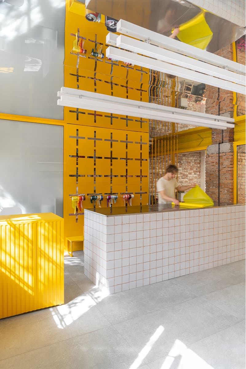 Авангардистский интерьер цветочного магазина в Екатеринбурге – проект дизайн-бюро Zavod11